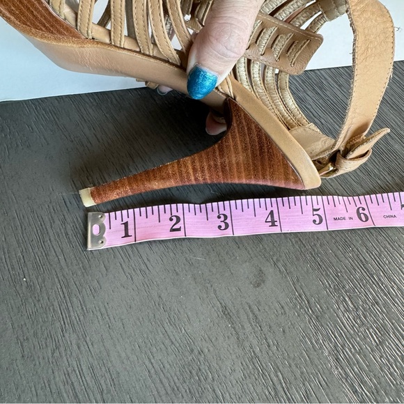 Stuart Weitzman Beige Leather Heels Sandals Stiletto 7.5 - Picture 9 of 11